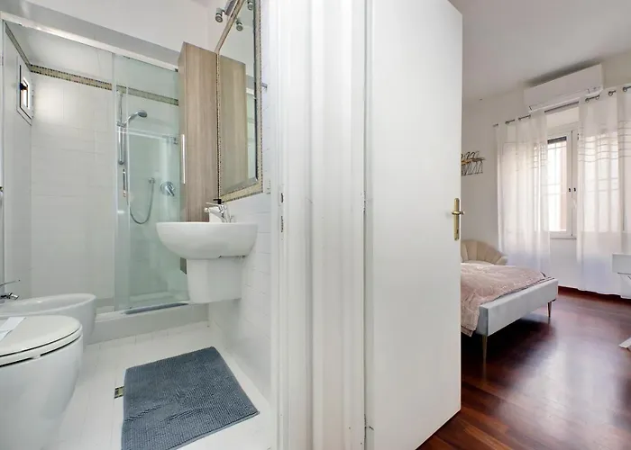 Domus Lou Luxury In Trastevere Apartment *